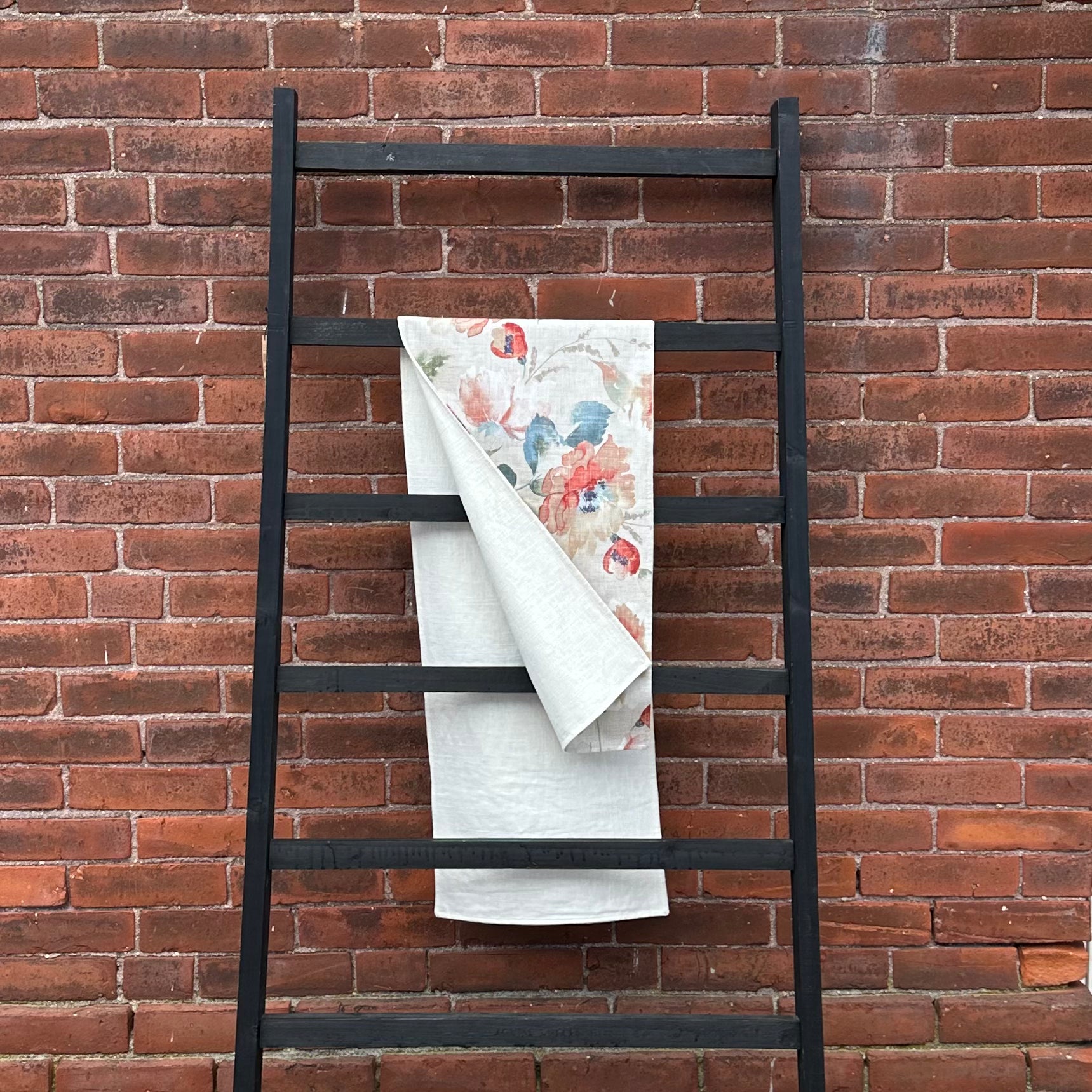 Table Runner - White Haven Antique Rose