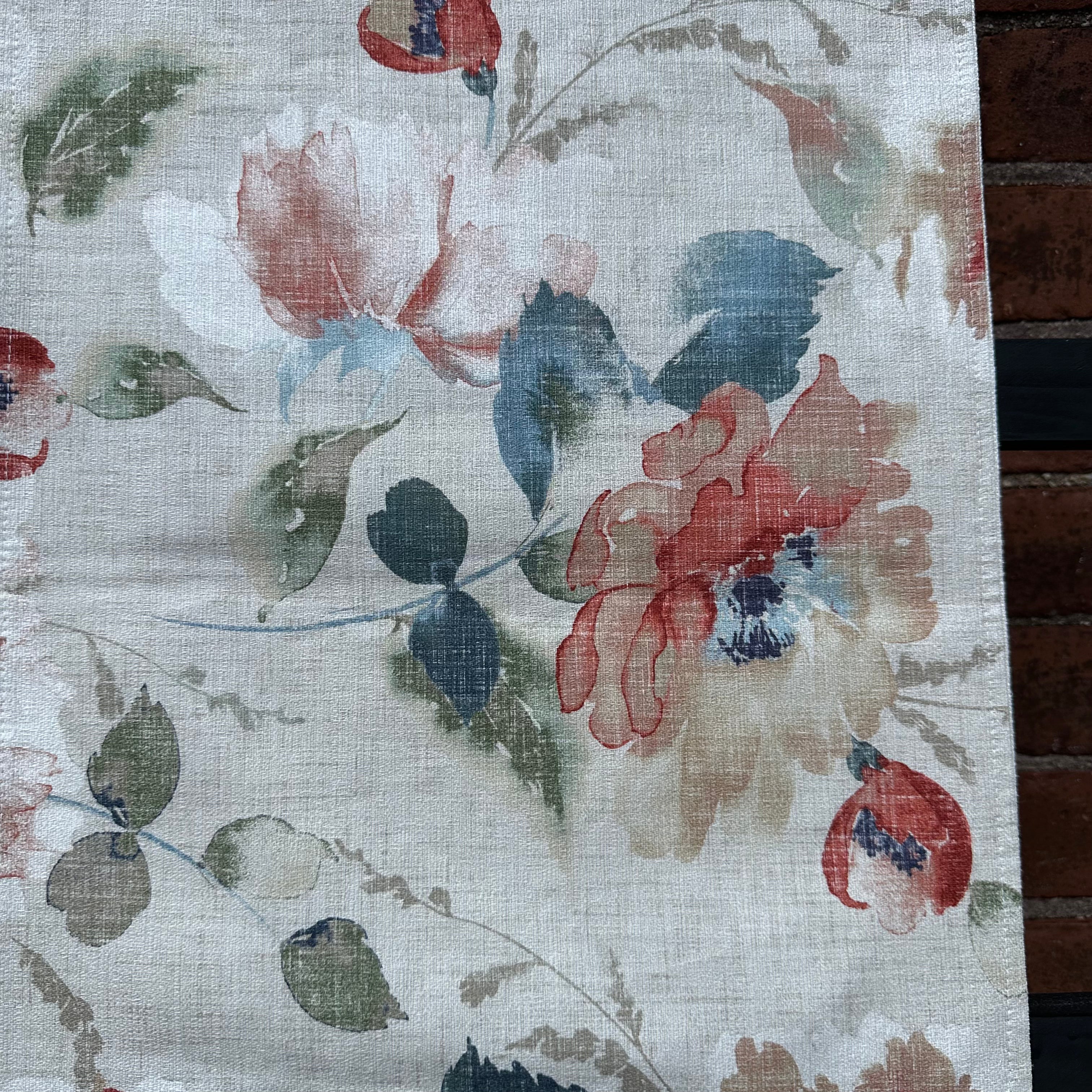 Table Runner - White Haven Antique Rose