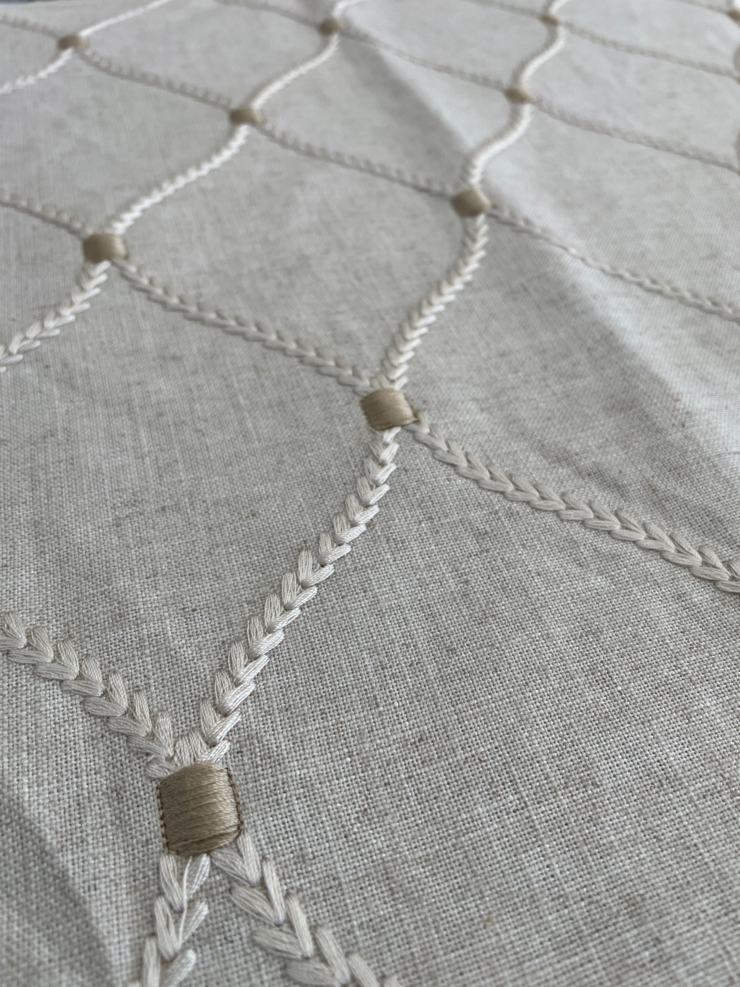 Table Runner - Deane Embroidery Flax