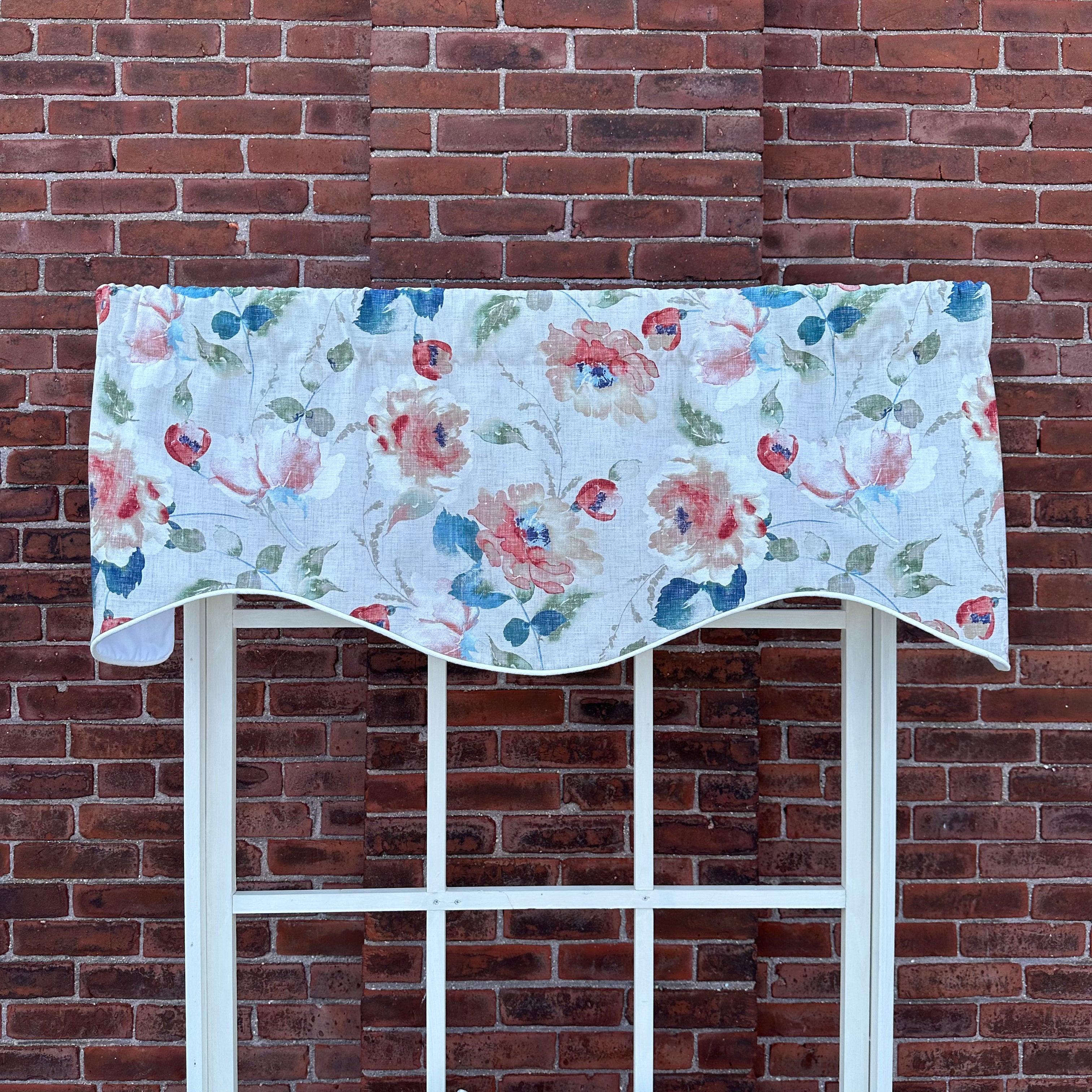 White Haven Antique Rose M Valance