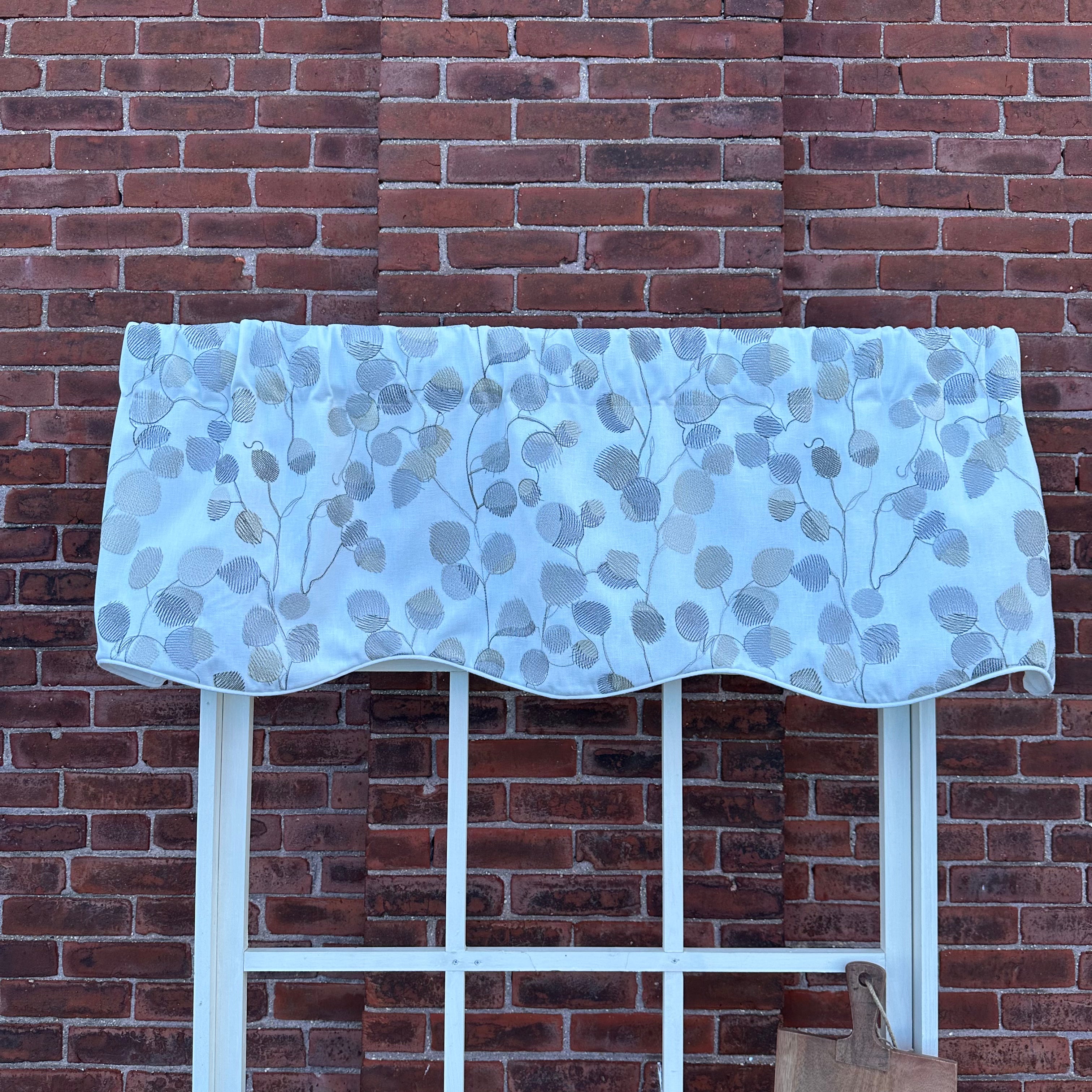 Flower Buds Neutral Scallop Valance