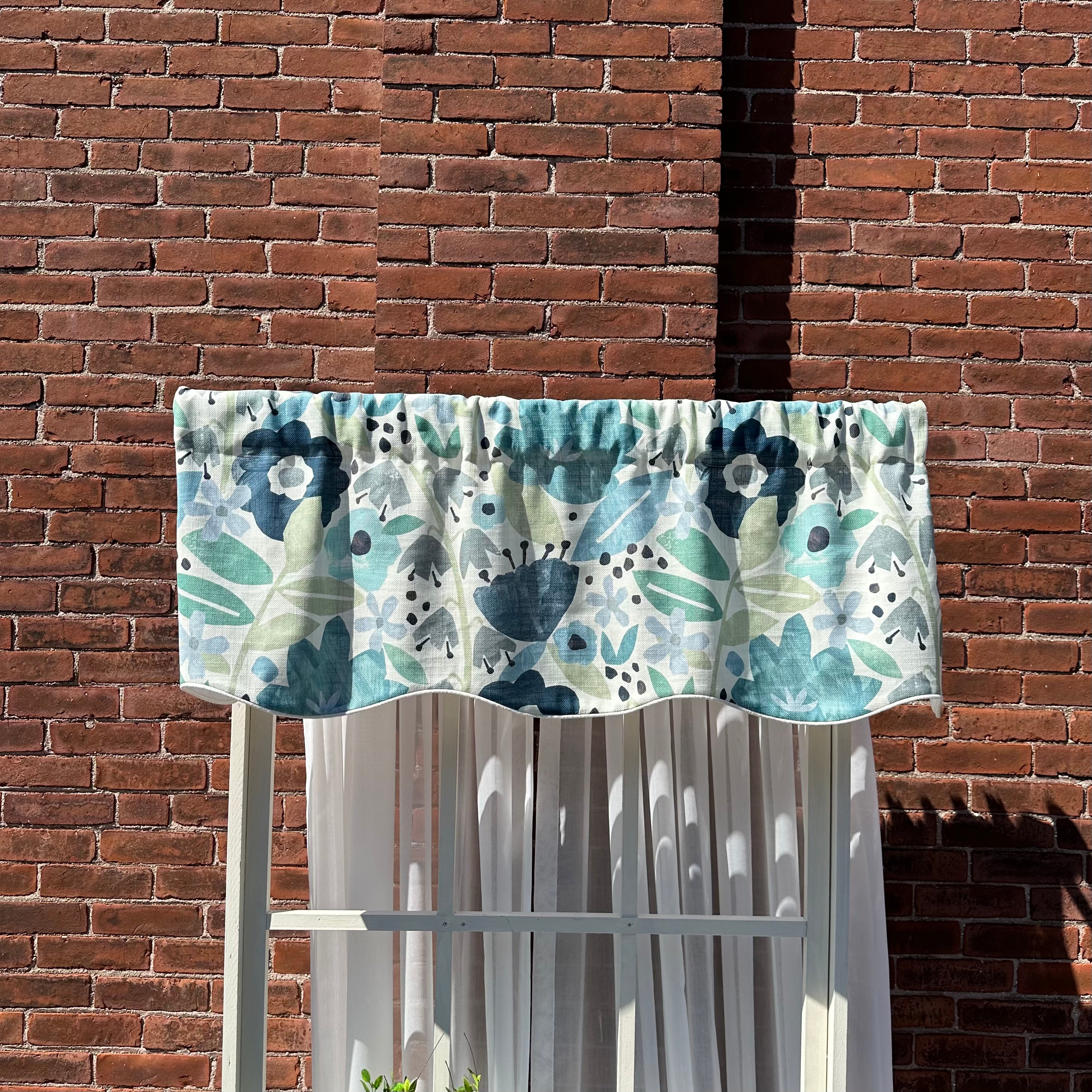 Emma Dream Blue Scallop Valance