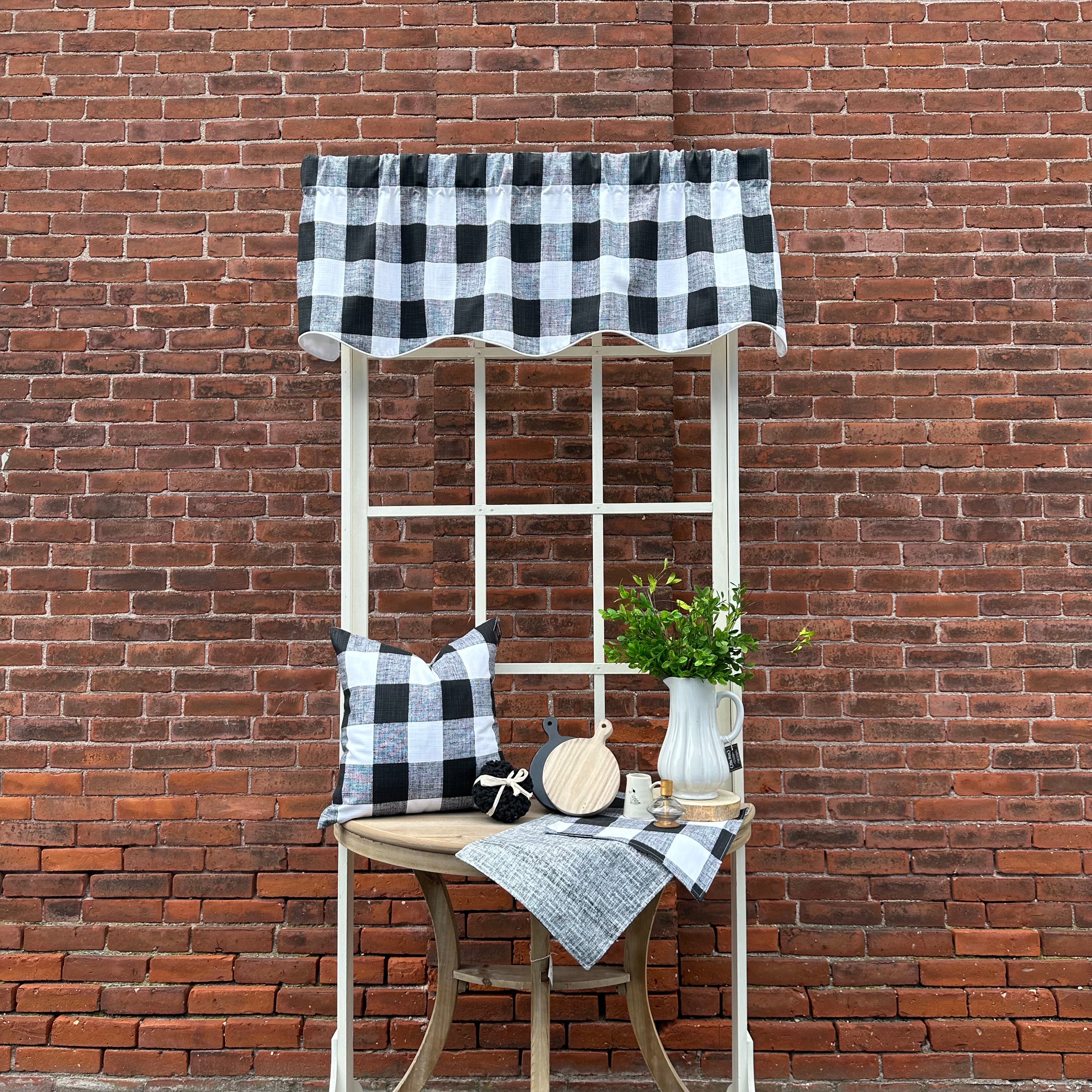 Anderson Black Scallop Valance