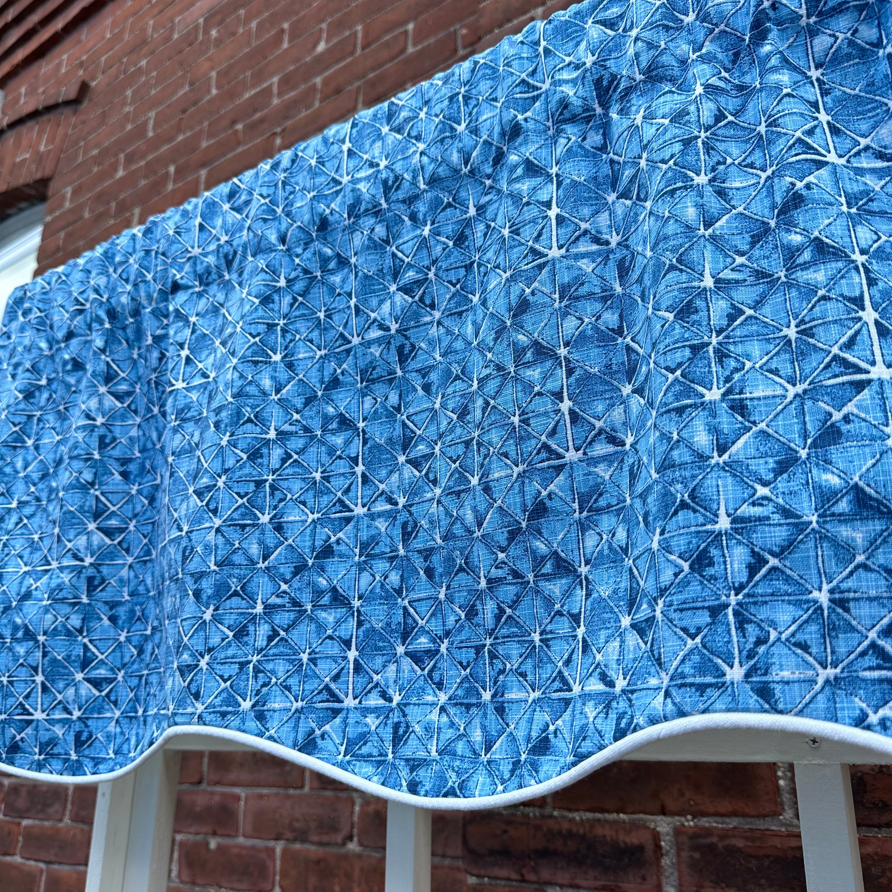 Shibori Triangle Indigo Scallop Valance