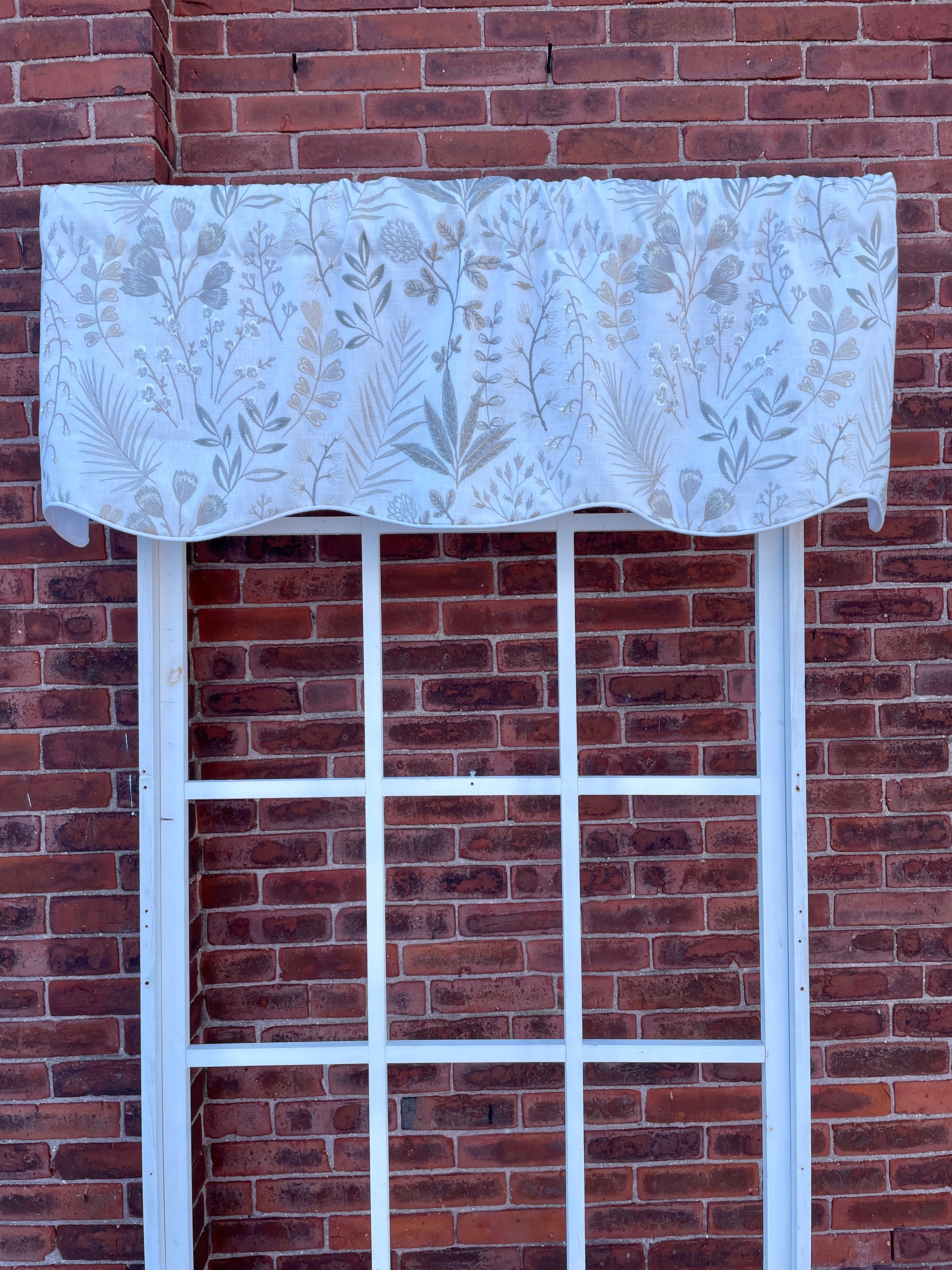 Herbalist Marble Scallop Valance