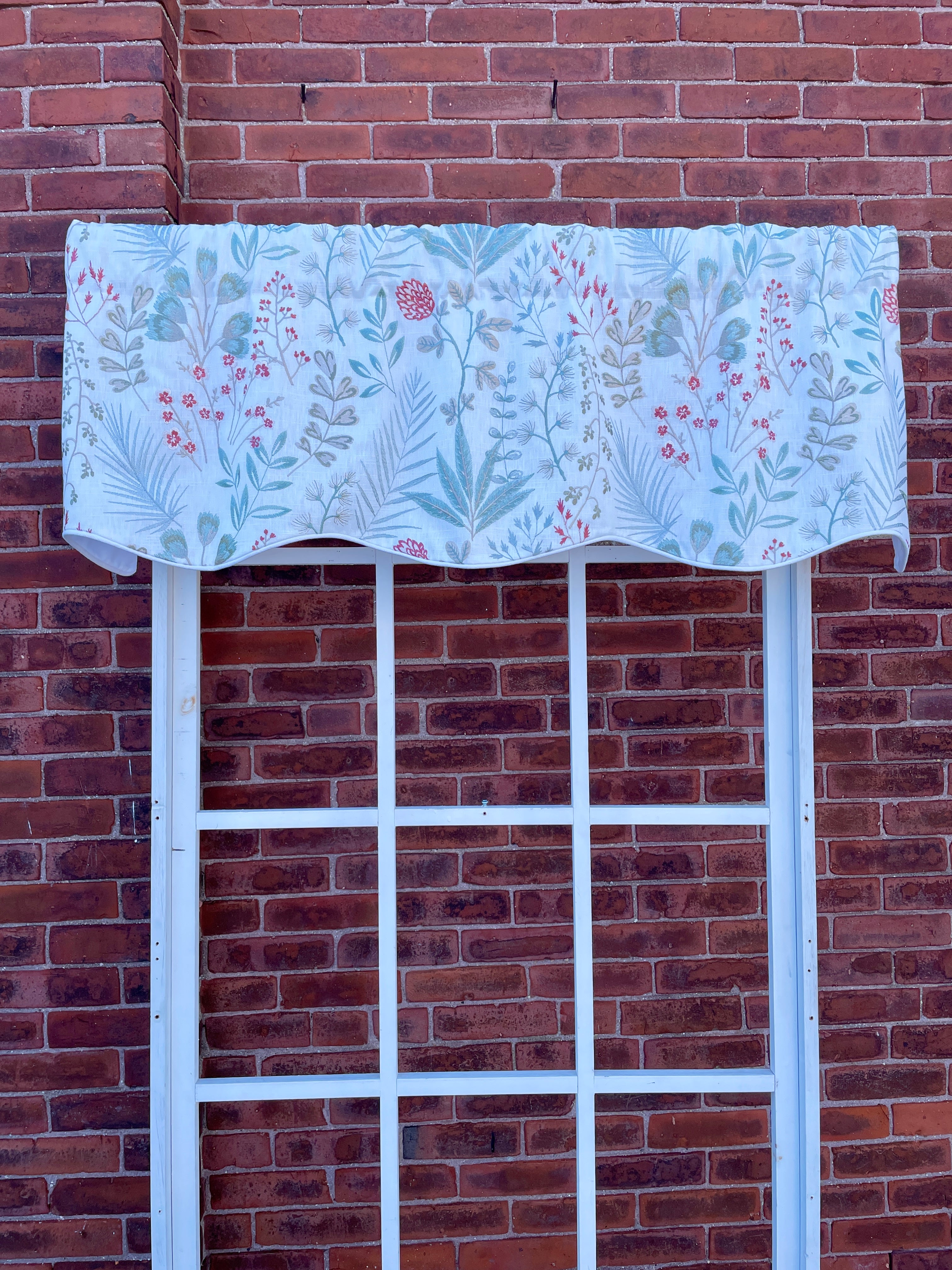 Herbalist Spa Scallop Valance