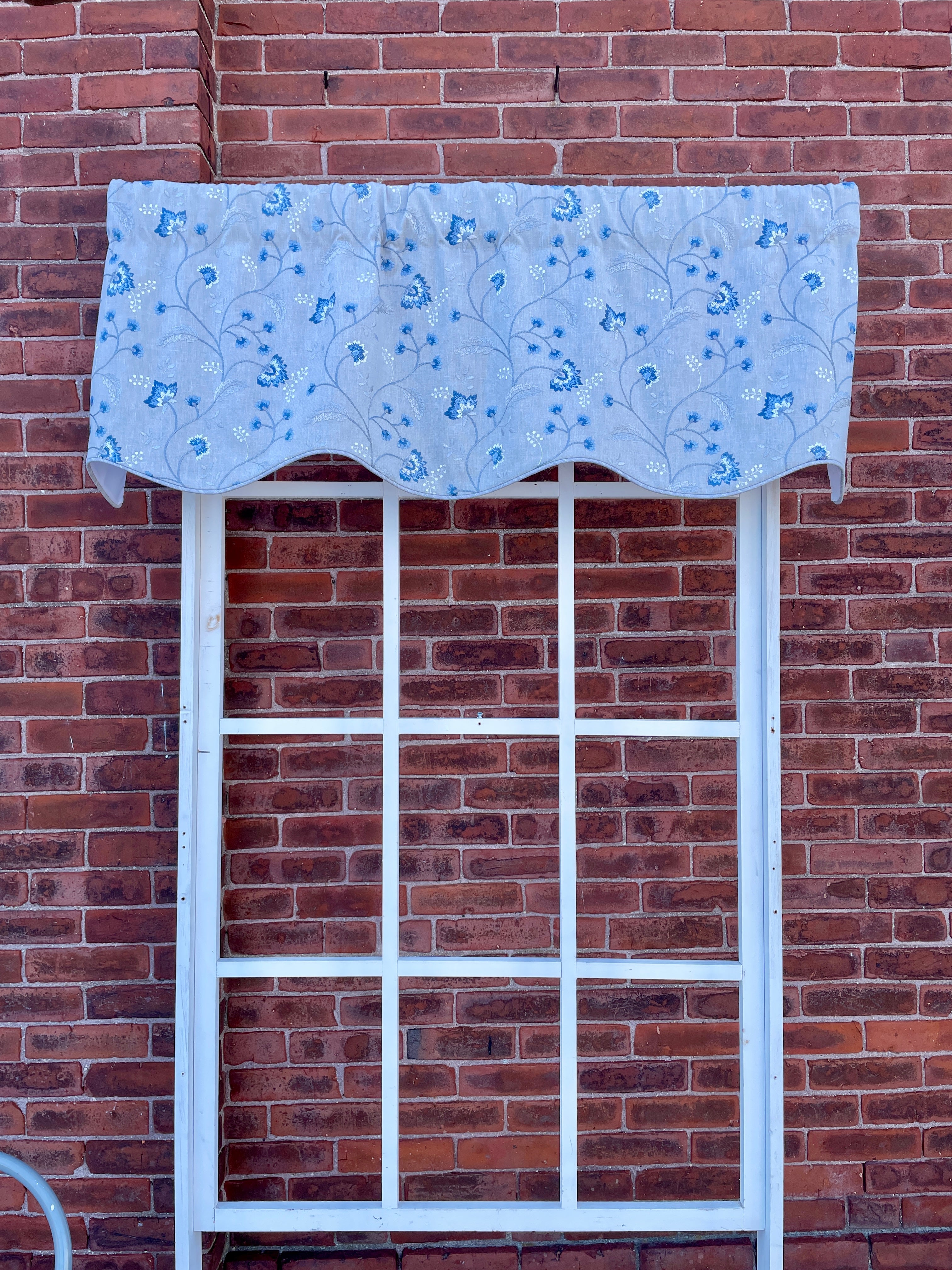 Torch Singer Cornflower Scallop Valance