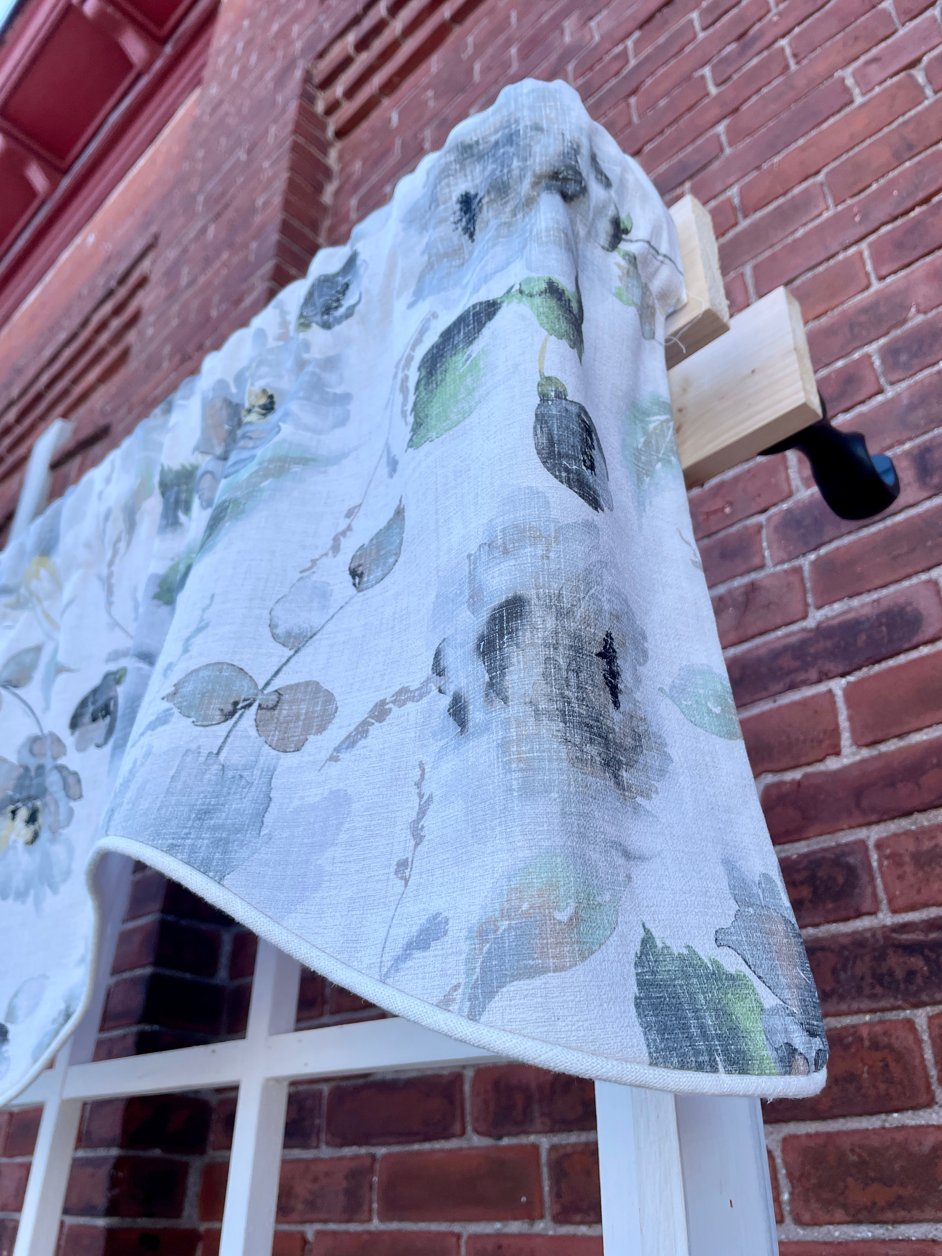 White Haven Cloud Mist M Valance